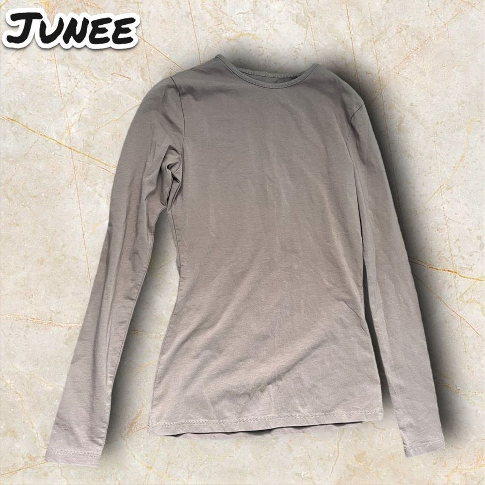 Preowned Junee Light Brown Long Sleeve Tee Shirt - Size XS